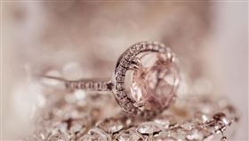 鑽石，珠寶，鑽戒（示意圖／翻攝自Pixabay）
