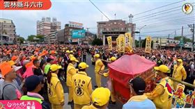 去斗六還林內? 白沙屯媽，十字路口猶豫10分鐘，倒退又回頭，原地360迴轉，往林內(圖／翻攝自白沙屯拱天宮臉書)