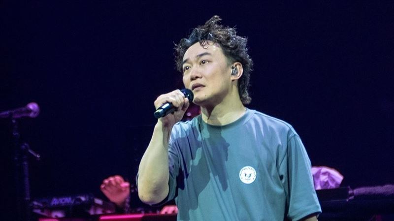 陳奕迅瘋傳染疫逝！他貼文「復活」網笑了