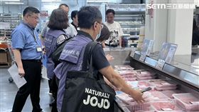 臺北市衛生局6日抽驗好市多豬肉。（圖／記者賴俊佑攝影）