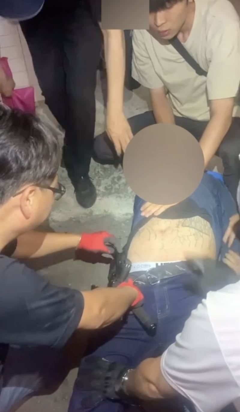 陳修將主張在為上銬前就先跟警方表示身上有槍,符合自首減刑,不過勘驗影帶時遭打臉。(圖/資料照)