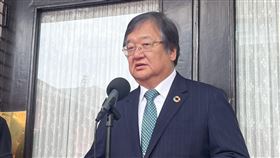 ▲衛福部長邱泰源6日下午在立法院受訪。（圖／記者蘇晏男攝影）