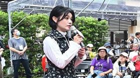 大溪「鳳飛飛故事館」舉辦的鳳飛飛《盤過思念的山》鳳金曲推廣系列活動記者會，朱海君擔任主持人。（圖／鳳飛飛故事館提供）