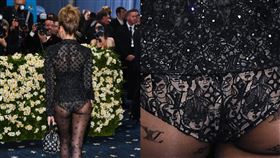 美國鄉民無聊到去放大特寫，發現她臀部的內褲蕾絲圖案，儼然是黑人民權領袖羅莎帕克斯的肖像。（東方IC）

