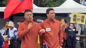 ▲罷免吳沛憶案領銜人李孝亮（左）向民眾喊話。（圖／記者蘇晏男攝影）