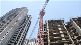 ▲愛山林建設才宣布自家建案，完工交屋高峰即將到來，董座即涉內線醜聞。（示意圖／PIXABAY）