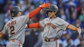 ▲舊金山巨人在延長賽灌進9分。（圖／美聯社／達志影像）