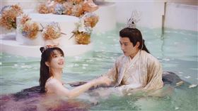 劉學義與胡意旋在仙俠劇《落花時節又逢君》中CP感十足。（圖／龍華電視提供）