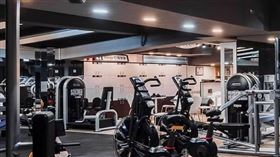 知名連鎖健身房「打鐵健身股份有限公司」近期再度爆出分店倒閉風波。（圖／翻攝畫面打鐵健身官網）