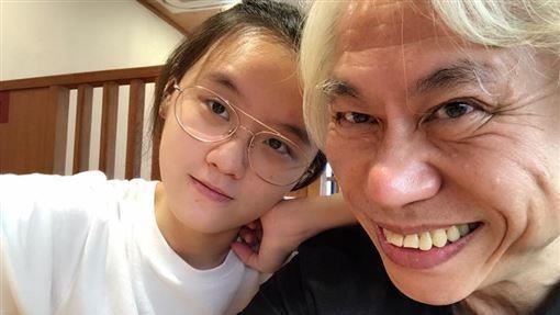 爺孫戀林靖恩偷飲料　李坤城兒諷不勞而獲