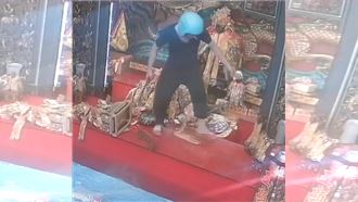 「斬首」300年古廟25尊神像　鐮刀男拒賠