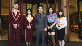 影集《微醺大飯店1980s》高雄開鏡，左起演員施柏宇、邵雨薇、李國毅。（圖／一念電影提供）