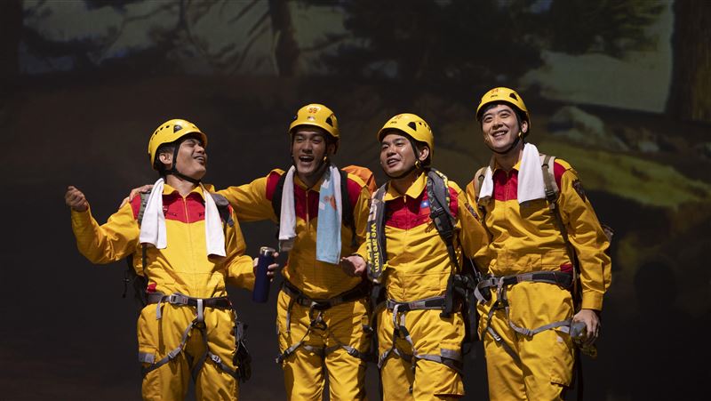 救護車、直升機搬上舞台！神劇害女星崩潰