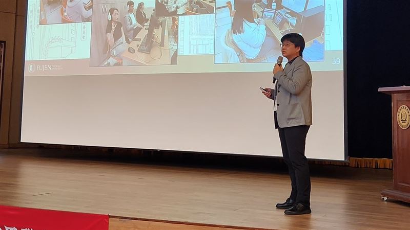 輔仁大學進修學士班英文系主任周德嬚。(圖/輔大提供)