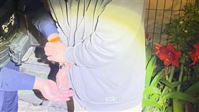 中和男因行跡怪異而遭員警攔查，果真被警方查出毒品。（圖／警方提供）