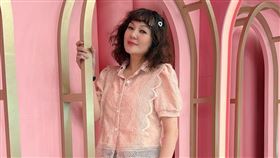 Vicky受訪談便當店現況。（圖／經紀人提供）