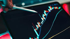 ▲投資人觀望氣氛濃厚，台股今日開高走低，終場指數收低。（示意圖／PEXELS ）