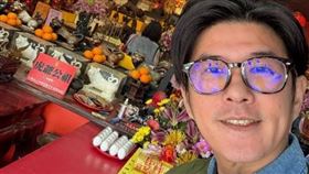 顏永烈拜虎爺宮廟求財運。（顏永烈提供）
