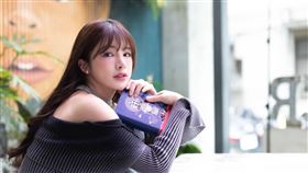 林岱縈拿到心經燈書當晚就夢到笑不停喜夢，好事馬上到（圖／鏡藝宏海提供）