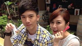 拿鐵許豪恩、陳佩佩。（圖／翻攝自拿鐵臉書）