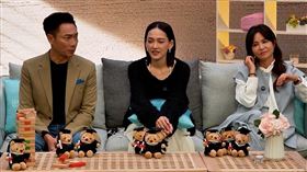 謝祖武（左）跟吳怡霈（右）擔任觀察員。（圖／三立提供）