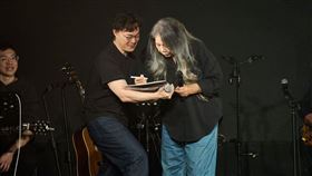 陳小霞開唱，邀請到好友陳奕迅（圖／華研國際提供）