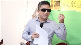 債主簡先生出面控訴澎恰恰。（圖／記者蔡維歆攝影）