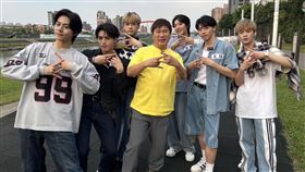 胡瓜訪問Ozone。（圖／《下面一位》提供）