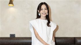 彭佳慧將在6月推出全新華語專輯《完整的大人》。（圖／索尼音樂提供）