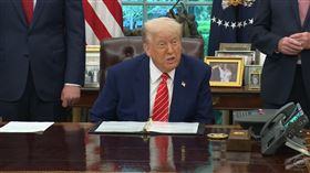 川普宣布與英國達成貿易協議。（圖/翻攝自The White House YouTube)