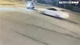 閃燈,路口,車禍,嚴重,命危,女騎士,台中,沙鹿（圖／翻攝畫面）