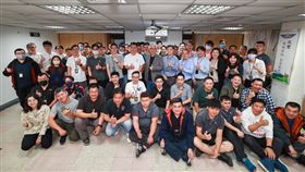 台灣順豐每年定期舉辦教育培訓講座，就改善交通違規、加強行車安全教育進行交流，近80人共同參與講座。