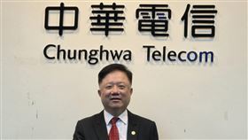 川普對等關稅 簡志誠：對中華電影響非常小美國總統川普4月初端出對等關稅震撼彈，中華電信董事長簡志誠回應媒體表示，中華電偏內需產業，川普關稅政策對中華電信而言，影響幅度非常小。中央社記者江明晏攝  114年4月24日