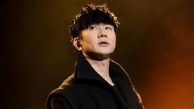 林俊傑發布黑底白字限時動態，引用聖經詩篇。（圖／翻攝自JJLIN IG）