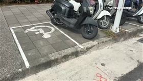 人行道設停車格 身障者控