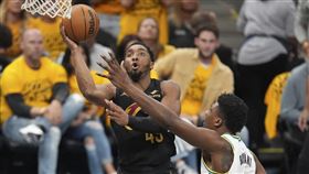 ▲克里夫蘭騎士一哥米契爾（Donovan Mitchell）轟下43分，率領球隊在客場贏球。（圖／美聯社／達志影像）