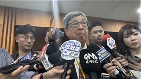 陳建仁今日出席台大醫院陳晉興醫師《精準營養與肺癌治療》新書發表。（圖／記者簡浩正攝影）