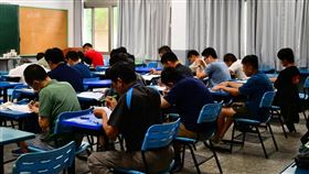 台水招募新血筆試登場  平均錄取率12.57%台灣自來水公司為招募新血，於10日在北、中、南3個考區舉辦114年評價職位人員甄試初試，平均錄取率為12.57%。圖為考場情形。（台水提供）中央社記者蘇思云傳真  114年5月10日