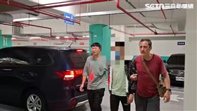 ▲新北李男等6人前往對方公司談判，反遭2名槍手開槍打爛轎車。（圖／翻攝畫面）