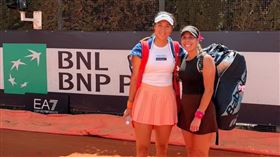 ▲詹皓晴和墨西哥搭檔奧爾摩斯（Giuliana Olmos）在搶十大戰逆轉勝出，挺進羅馬大師賽16強。（圖／詹皓晴提供） 