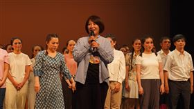 紙風車屏東戲劇人才培訓2期成發  周春米出席屏東縣政府與紙風車劇團合作推動「屏東戲劇人才培訓計畫」，第2期成果展演10日舉行，屏東縣長周春米（前中）也到場見證。（紙風車劇團提供）中央社記者趙靜瑜傳真  114年5月10日