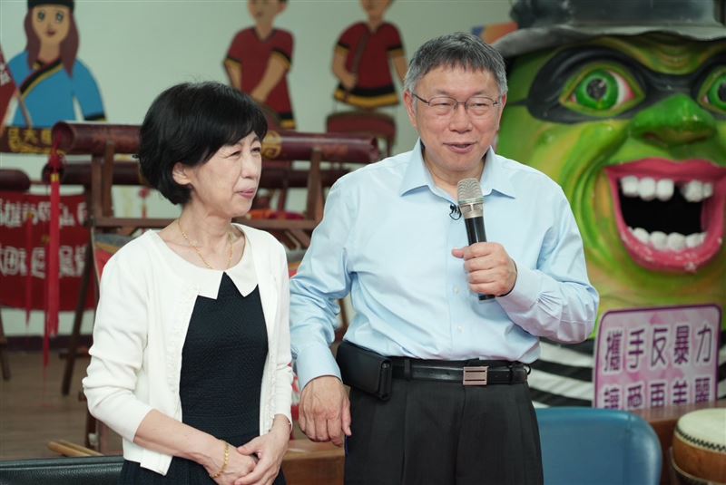 陳佩琪昨（20）天發文貼照控訴司法，結果被網友發現她竟直接洩漏承辦人員的個資。（圖／翻攝自陳佩琪臉書）