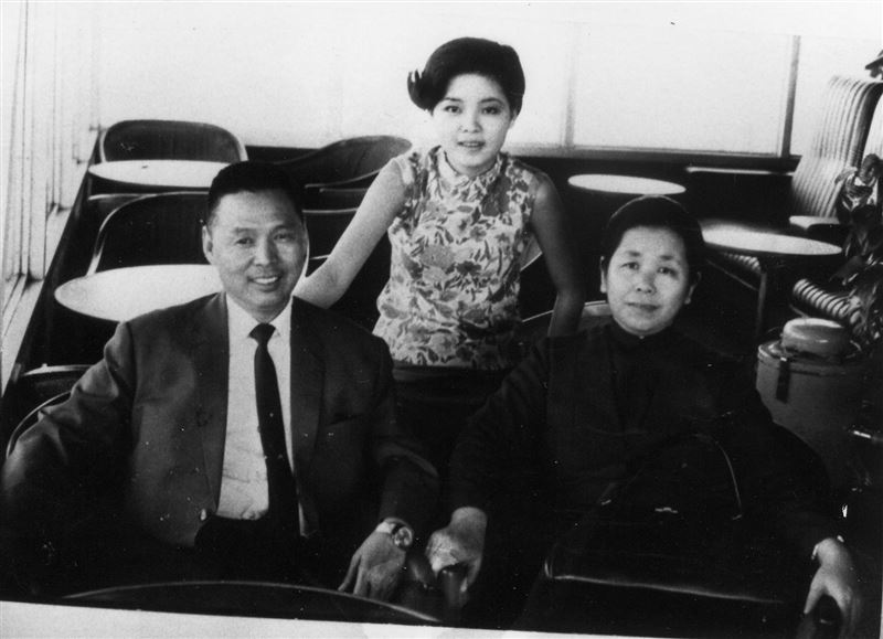 鄧麗君在人間的最後聲音是媽媽,鄧媽媽生前傳達的7個字「母欲謝而女不待」逼哭億人。(圖/鄧麗君文教基金會提供)