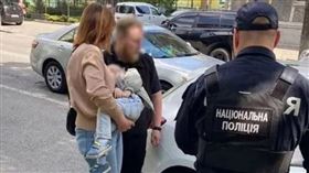 烏克蘭有一名20歲女子企圖賣掉2歲兒子換取100萬荷林夫納（約新台幣72萬元）來創業，結果遭警方逮捕，被依法起訴判處8年徒刑。（圖／翻攝自第聶伯羅彼得羅夫斯克州警方）