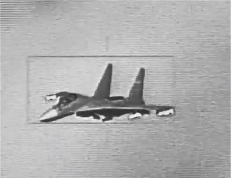 中國解放軍殲-16戰機畫面。(資料照;國防部提供)