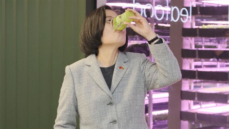 蔡英文訪歐洲　他曝外國路人秒認出嘆1句