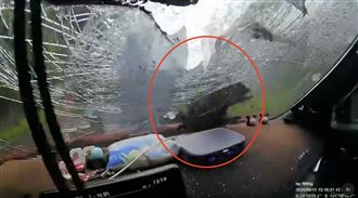 天降巨石砸車　擋風玻璃「破大洞」畫面曝