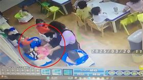 台中，豐原，托嬰中心爆虐童，用力拖拉女童摔地、用力搖晃頭部， 家長指控社會局(圖／翻攝畫面)