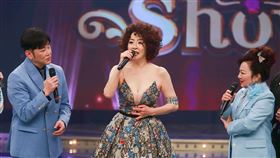 陽帆（左起）、李芳雯、白冰冰（圖／民視提供）