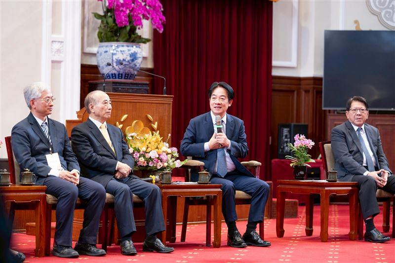 賴清德總統今(12)日接見「第27屆『國家生技醫療品質獎』獲獎醫護機構暨生醫產業代表。(圖/總統府提供)